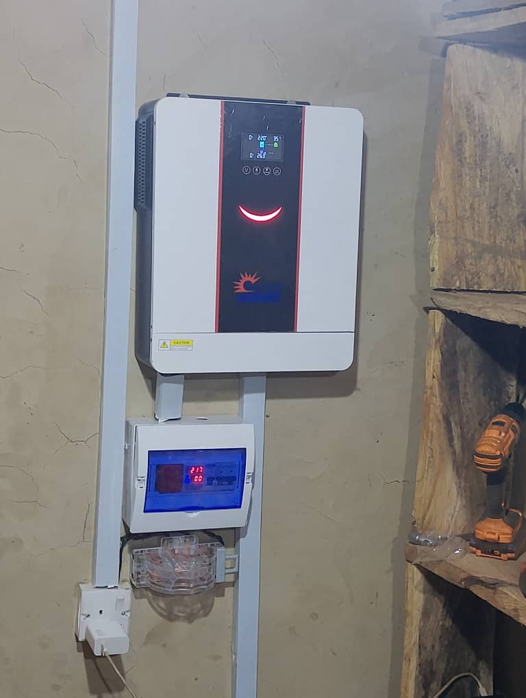 Solar inverter for mini-grid system